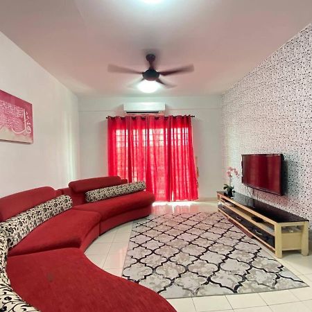 Homestay Juta Mines Seri Kembangan Balakong Serdang Lama Exterior photo
