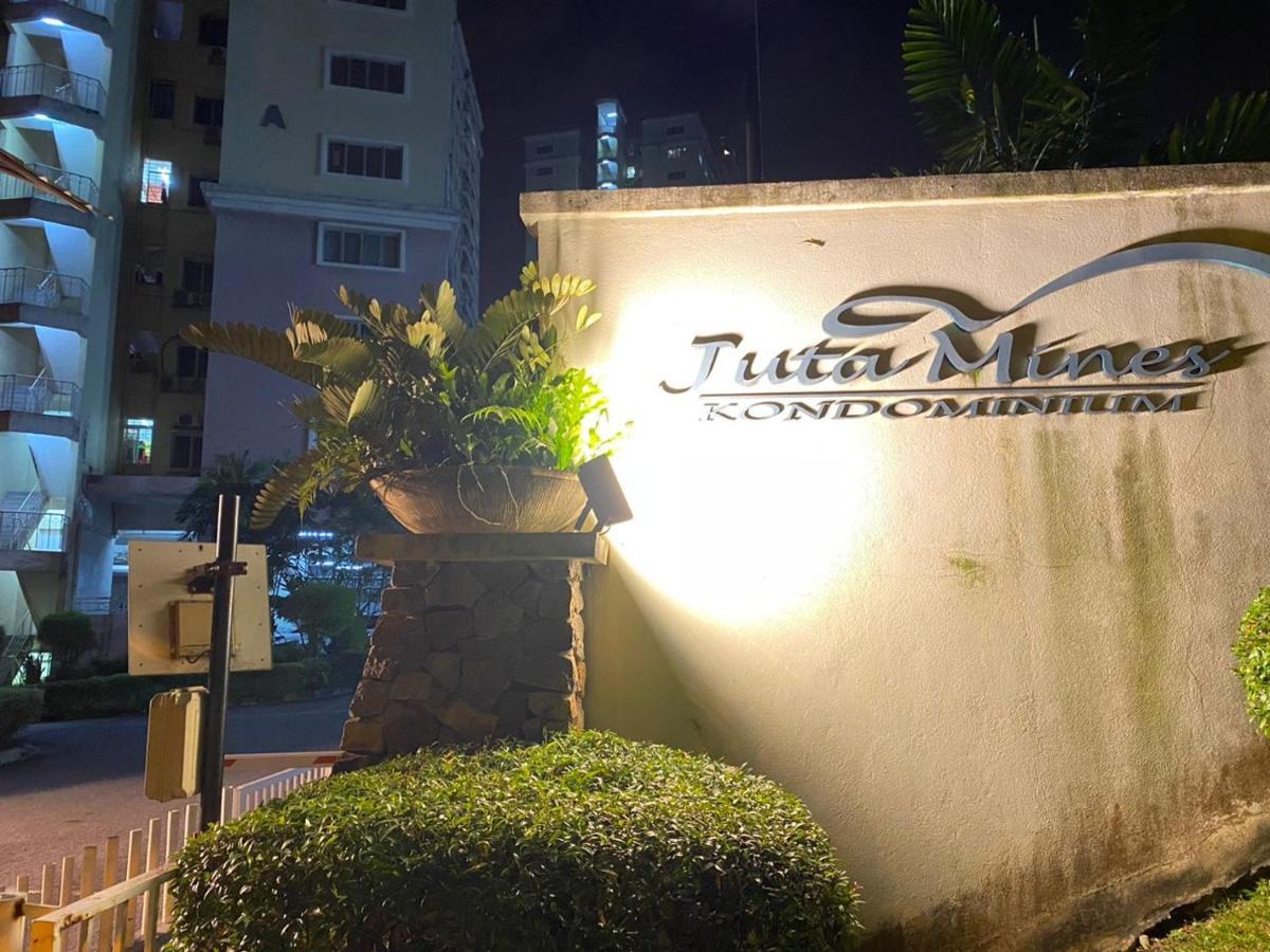 Homestay Juta Mines Seri Kembangan Balakong Serdang Lama Exterior photo