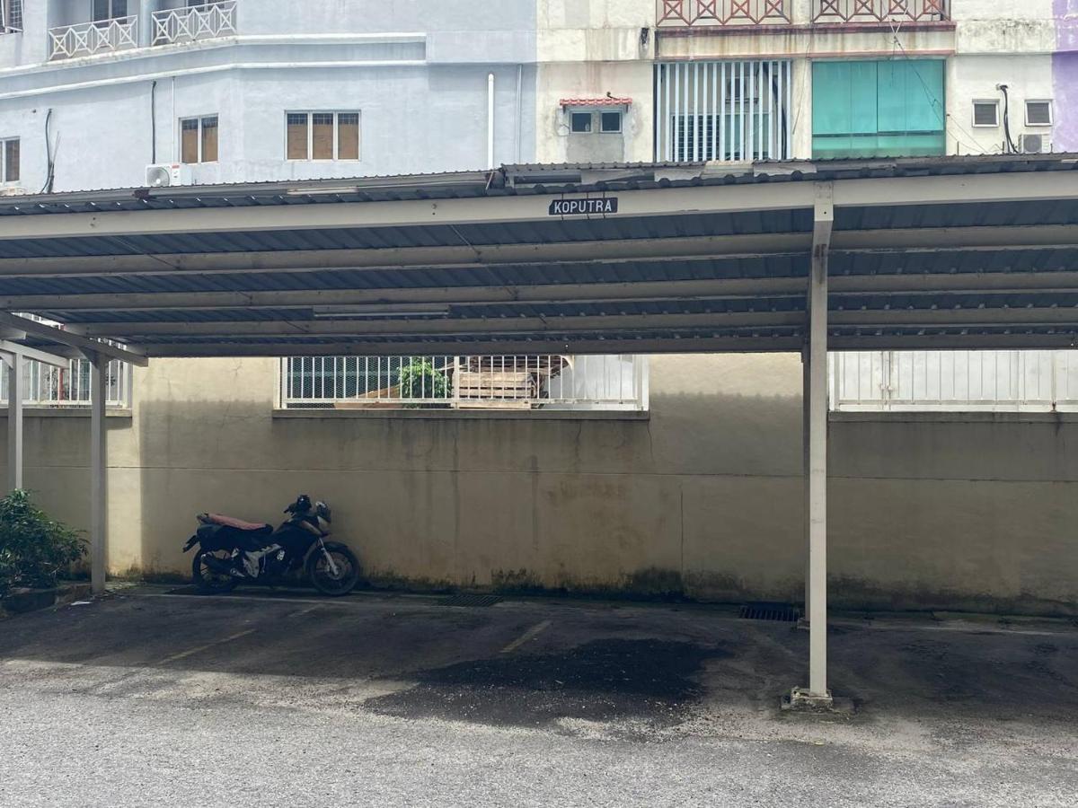 Homestay Juta Mines Seri Kembangan Balakong Serdang Lama Exterior photo