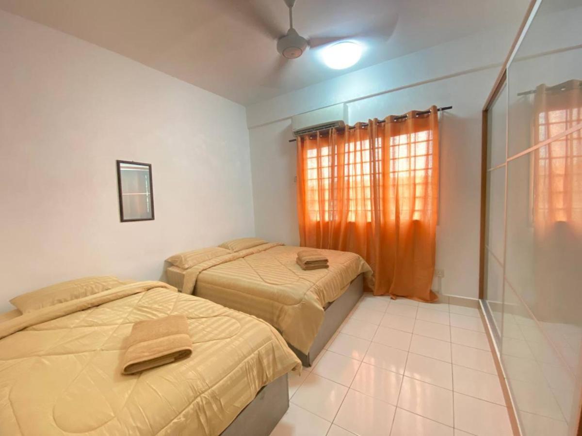 Homestay Juta Mines Seri Kembangan Balakong Serdang Lama Exterior photo