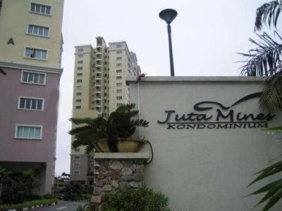 Homestay Juta Mines Seri Kembangan Balakong Serdang Lama Exterior photo