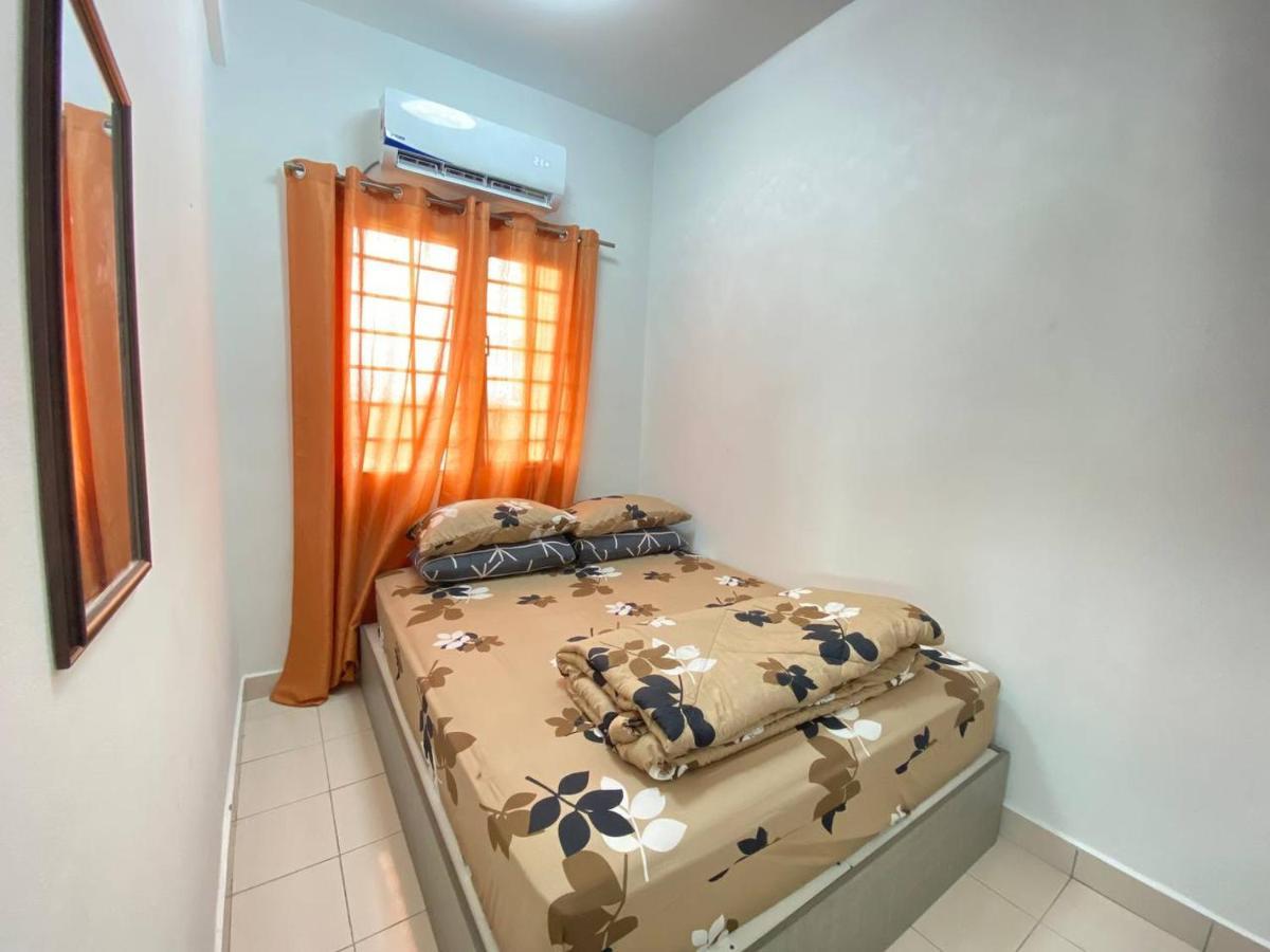 Homestay Juta Mines Seri Kembangan Balakong Serdang Lama Exterior photo