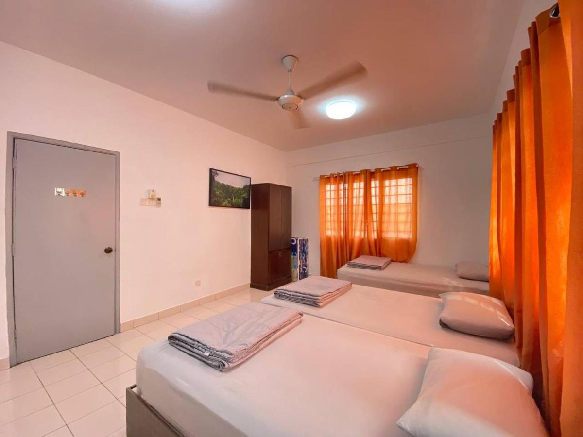 Homestay Juta Mines Seri Kembangan Balakong Serdang Lama Exterior photo