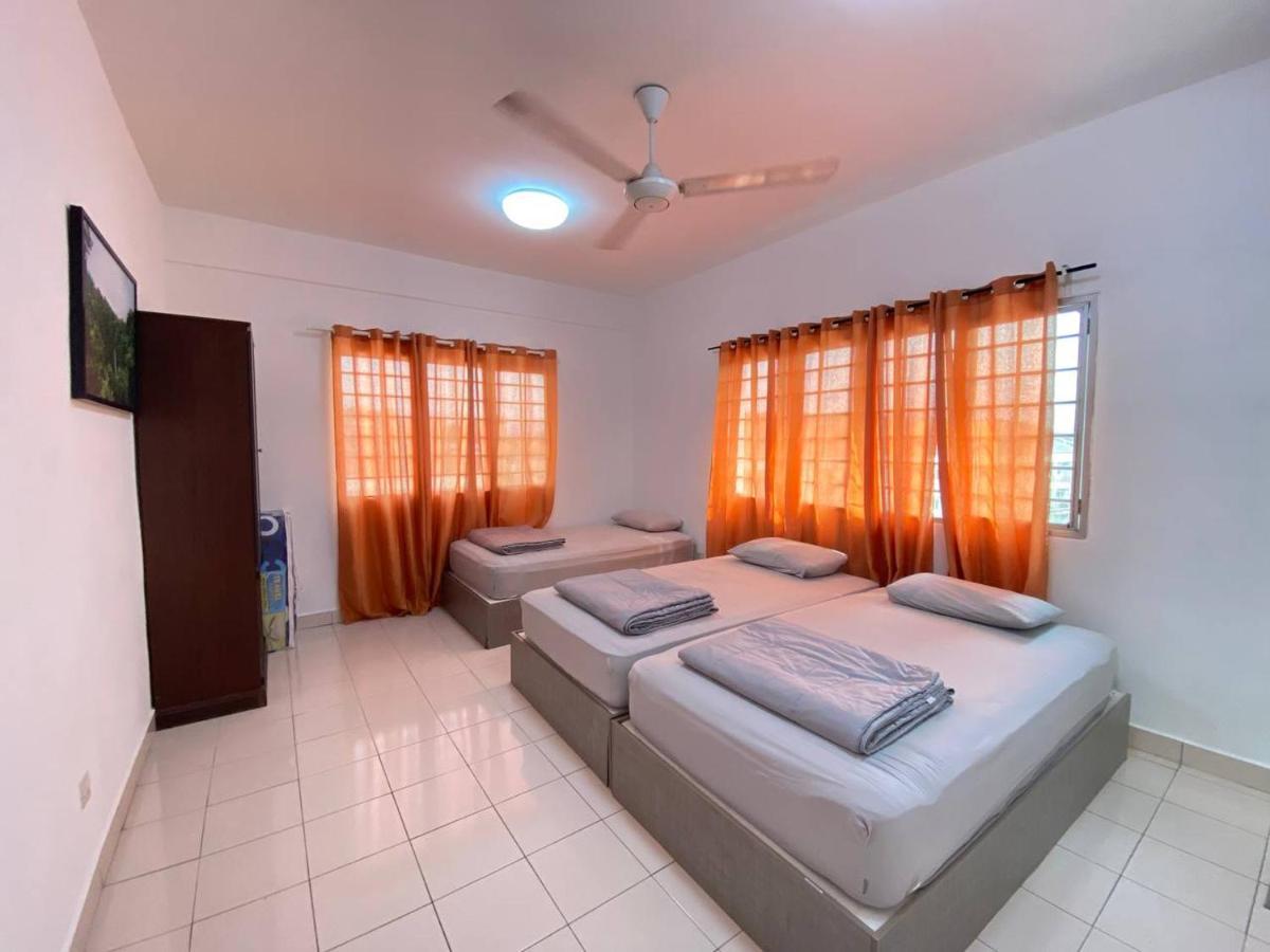 Homestay Juta Mines Seri Kembangan Balakong Serdang Lama Exterior photo