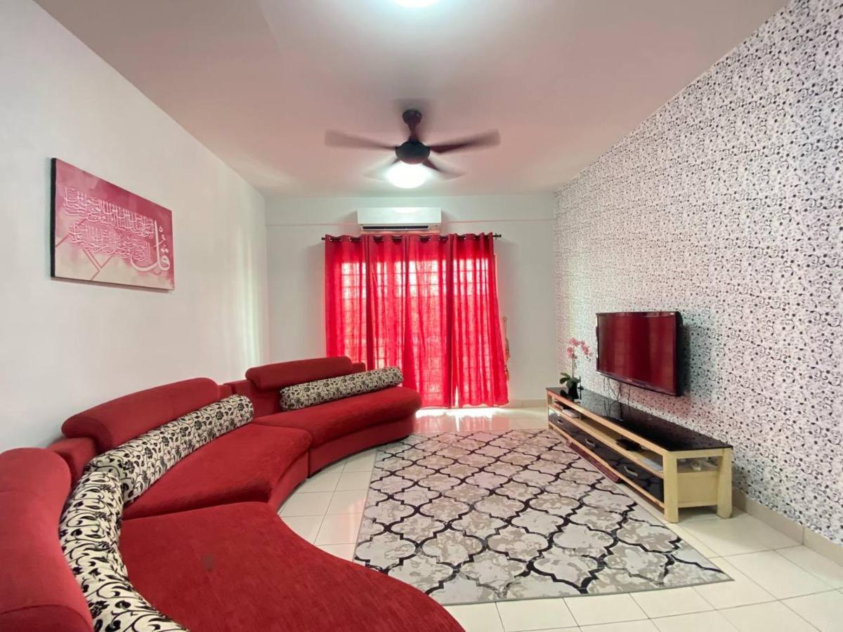 Homestay Juta Mines Seri Kembangan Balakong Serdang Lama Exterior photo